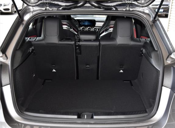 奔驰A级AMG(进口) 2020款 改款 AMG A 45 4MATIC+ 车厢座椅   后备厢