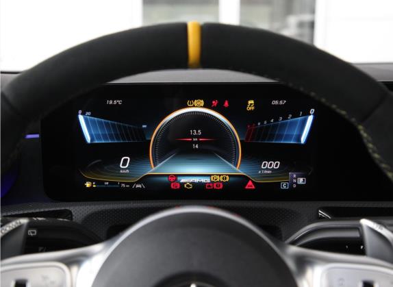 奔驰A级AMG(进口) 2020款 改款 AMG A 45 S 4MATIC+ 中控类   仪表盘