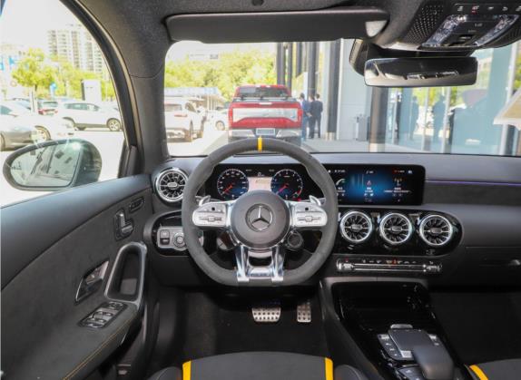奔驰A级AMG(进口) 2022款 AMG A 45 S 4MATIC+ 中控类   驾驶位
