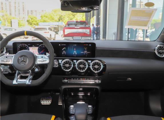 奔驰A级AMG(进口) 2022款 AMG A 45 S 4MATIC+ 中控类   中控台