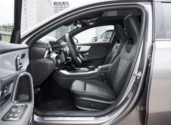 奔驰A级AMG(进口) 2023款 AMG A 35 4MATIC 车厢座椅   前排空间