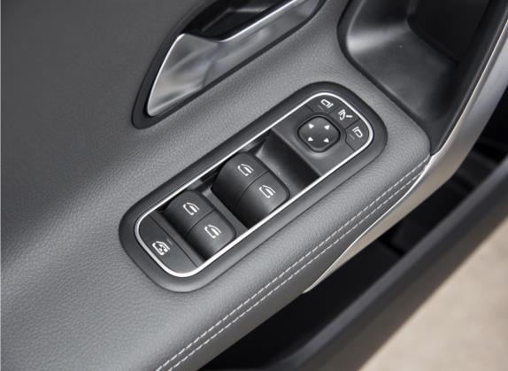 奔驰A级AMG(进口) 2023款 AMG A 35 4MATIC 车厢座椅   门窗控制
