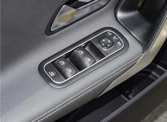 奔驰A级AMG(进口) 2023款 AMG A 35 4MATIC 灿日特别版 车厢座椅   门窗控制