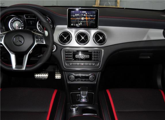奔驰CLA AMG 2014款 AMG CLA 45 4MATIC 中控类   中控台