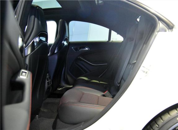奔驰CLA AMG 2014款 AMG CLA 45 4MATIC 车厢座椅   后排空间