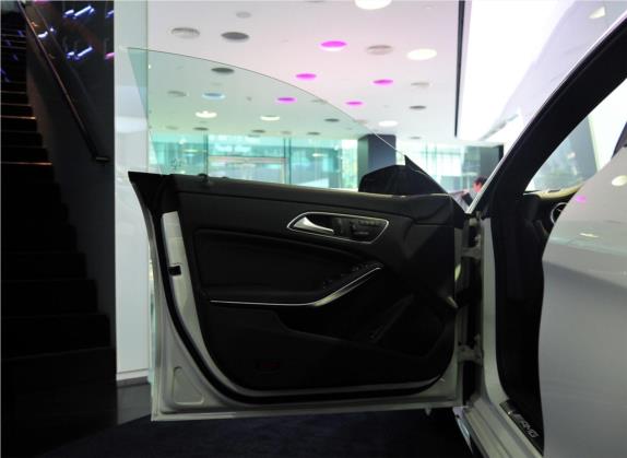奔驰CLA AMG 2014款 AMG CLA 45 4MATIC 车厢座椅   前门板