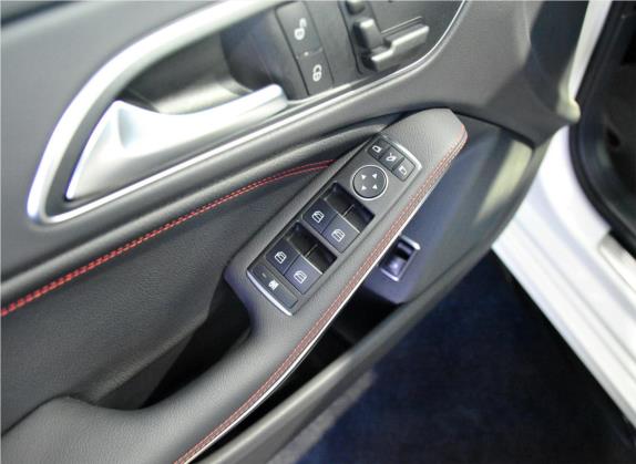 奔驰CLA AMG 2014款 AMG CLA 45 4MATIC 车厢座椅   门窗控制