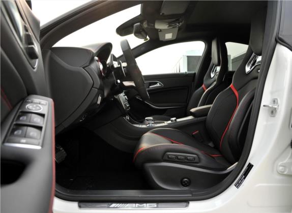 奔驰CLA AMG 2015款 AMG CLA 45 4MATIC 车厢座椅   前排空间
