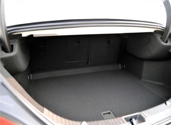 奔驰CLA AMG 2015款 AMG CLA 45 4MATIC 车厢座椅   后备厢