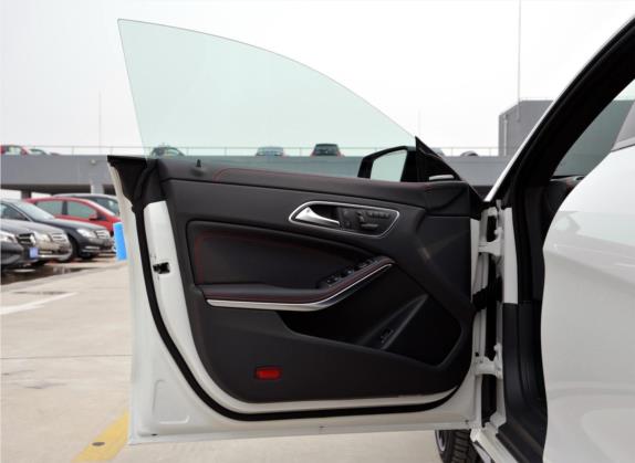 奔驰CLA AMG 2015款 AMG CLA 45 4MATIC 车厢座椅   前门板