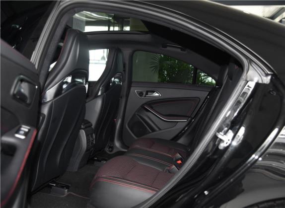 奔驰CLA AMG 2016款 AMG CLA 45 4MATIC 车厢座椅   后排空间