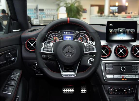 奔驰CLA AMG 2017款 AMG CLA 45 4MATIC 中控类   驾驶位