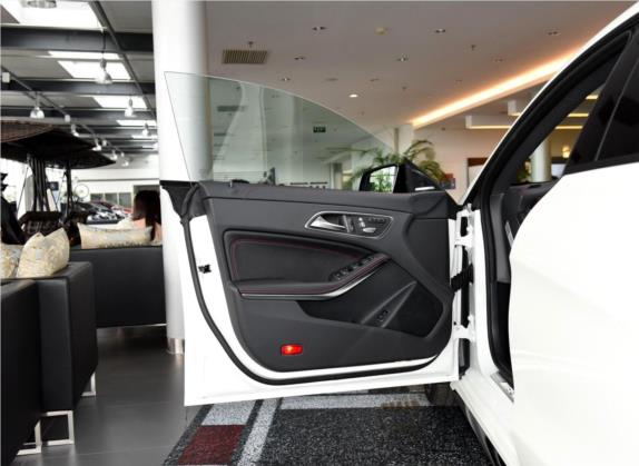 奔驰CLA AMG 2017款 AMG CLA 45 4MATIC 车厢座椅   前门板