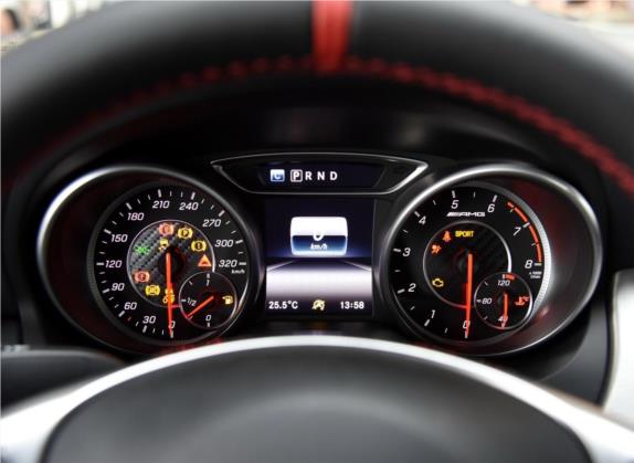 奔驰CLA AMG 2017款 AMG CLA 45 4MATIC 中控类   仪表盘