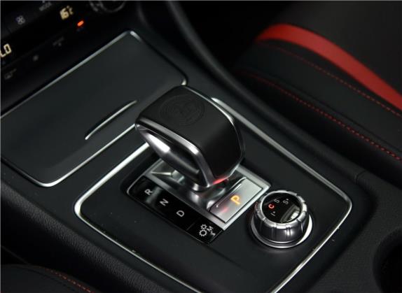 奔驰CLA AMG 2017款 AMG CLA 45 4MATIC 中控类   挡把