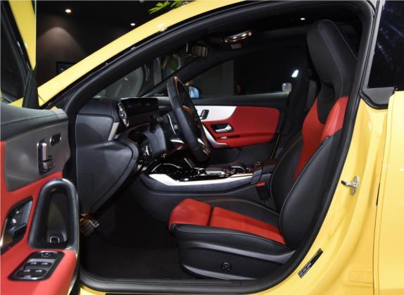奔驰CLA AMG 2020款 AMG CLA 35 4MATIC 车厢座椅   前排空间