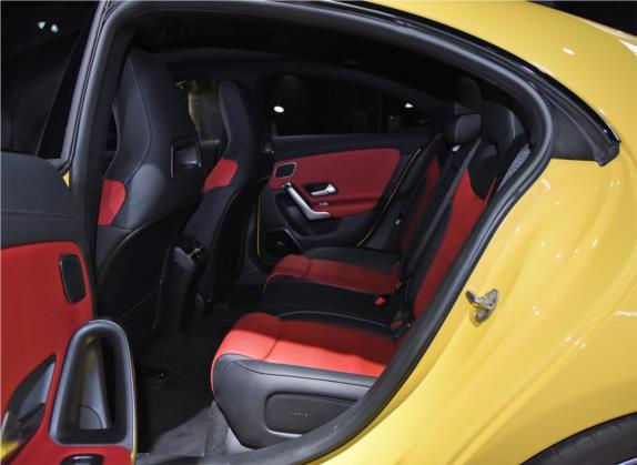 奔驰CLA AMG 2020款 AMG CLA 35 4MATIC 车厢座椅   后排空间