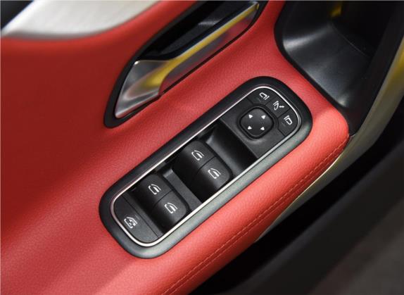 奔驰CLA AMG 2020款 AMG CLA 35 4MATIC 车厢座椅   门窗控制
