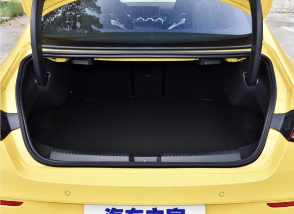 奔驰CLA AMG 2020款 AMG CLA 45 4MATIC+ 车厢座椅   后备厢