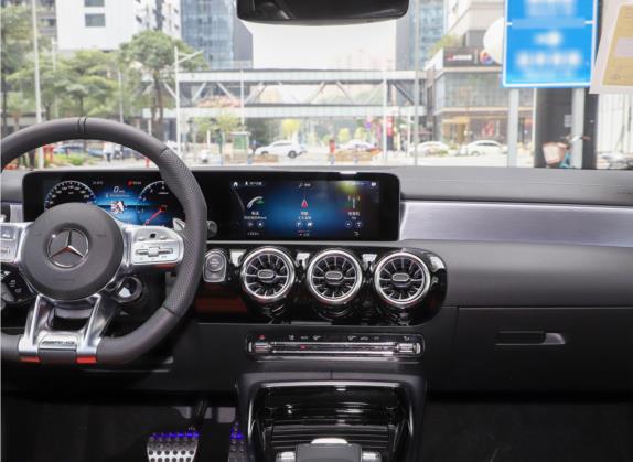 奔驰CLA AMG 2022款 AMG CLA 35 4MATIC 中控类   中控台