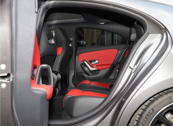 奔驰CLA AMG 2022款 AMG CLA 35 4MATIC 车厢座椅   后排空间