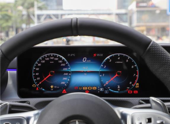 奔驰CLA AMG 2022款 AMG CLA 35 4MATIC 中控类   仪表盘