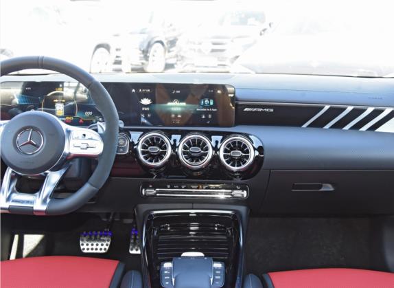 奔驰CLA AMG 2022款 AMG CLA 45 4MATIC+ 中控类   中控台