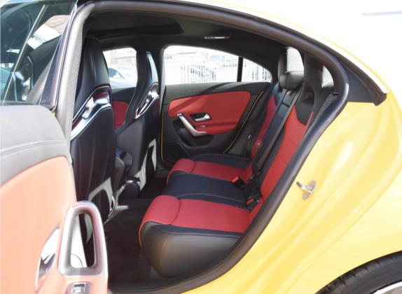 奔驰CLA AMG 2022款 AMG CLA 45 4MATIC+ 车厢座椅   后排空间