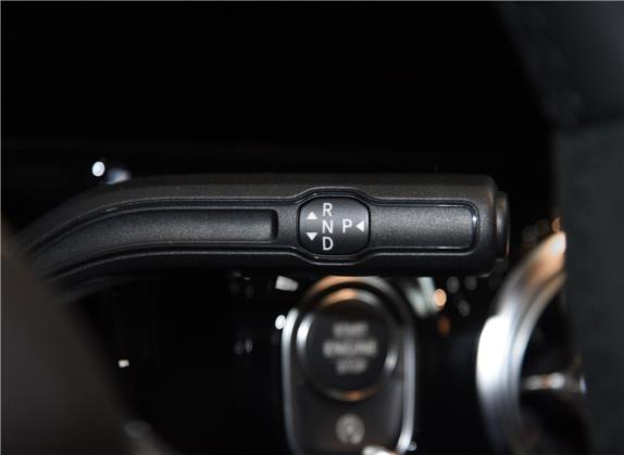 奔驰GLA AMG 2021款 AMG GLA 45 4MATIC+ 中控类   挡把
