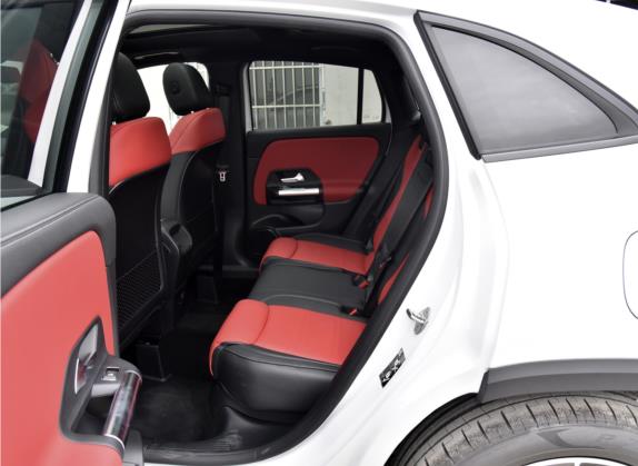 奔驰GLA AMG 2022款 AMG GLA 35 4MATIC 车厢座椅   后排空间