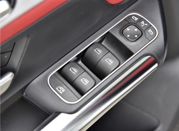 奔驰GLA AMG 2022款 AMG GLA 35 4MATIC 车厢座椅   门窗控制