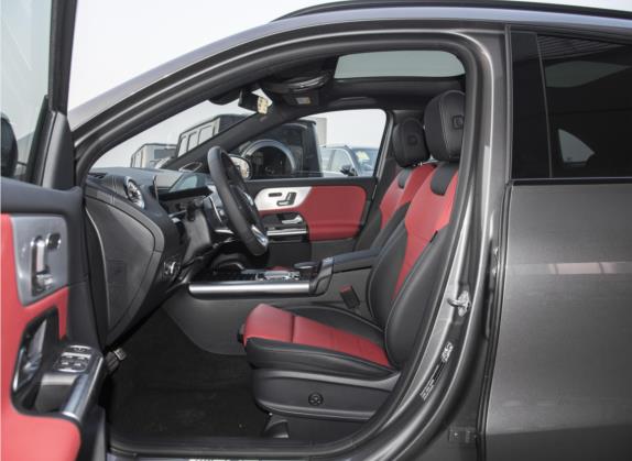 奔驰GLA AMG 2023款 AMG GLA 35 4MATIC 车厢座椅   前排空间