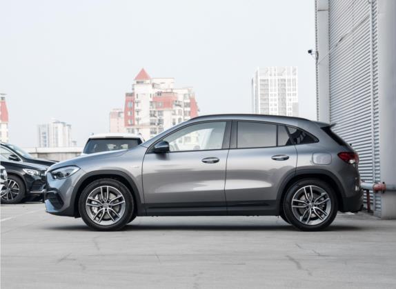 奔驰GLA AMG 2023款 AMG GLA 35 4MATIC 外观   正侧