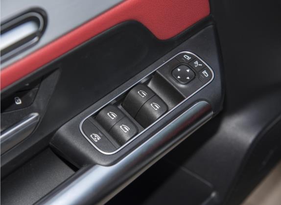 奔驰GLA AMG 2023款 AMG GLA 35 4MATIC 车厢座椅   门窗控制