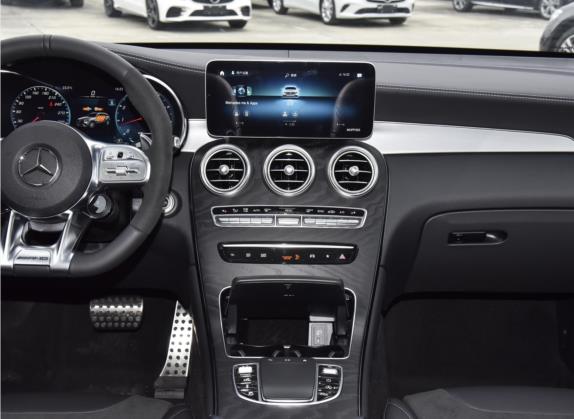 奔驰GLC AMG 2022款 AMG GLC 63 4MATIC+ 中控类   中控台