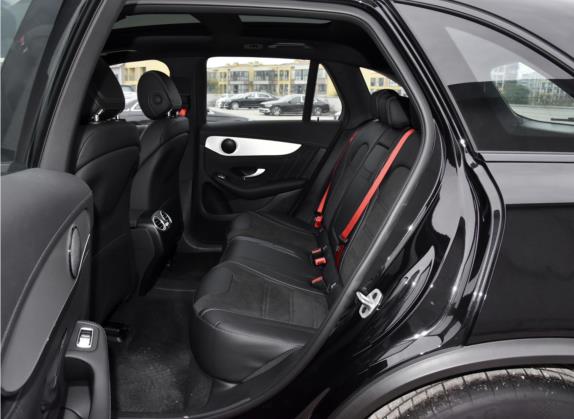 奔驰GLC AMG 2022款 AMG GLC 63 4MATIC+ 车厢座椅   后排空间
