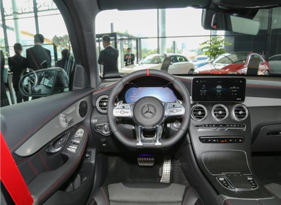 奔驰GLC AMG 2022款 AMG GLC 43 4MATIC 中控类   驾驶位