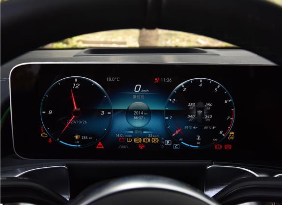 奔驰GLB AMG 2021款 AMG GLB 35 4MATIC 中控类   仪表盘