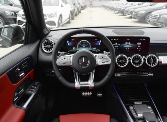 奔驰GLB AMG 2023款 AMG GLB 35 4MATIC 中控类   驾驶位