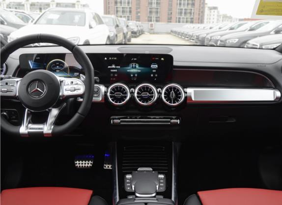 奔驰GLB AMG 2023款 AMG GLB 35 4MATIC 中控类   中控台