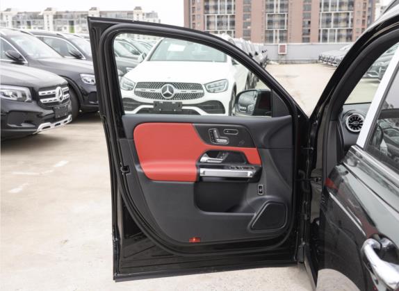 奔驰GLB AMG 2023款 AMG GLB 35 4MATIC 车厢座椅   前门板