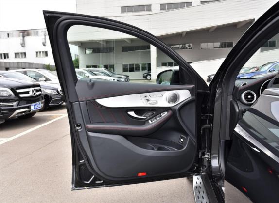 奔驰GLC轿跑 AMG 2020款 AMG GLC 43 4MATIC 轿跑SUV 车厢座椅   前门板