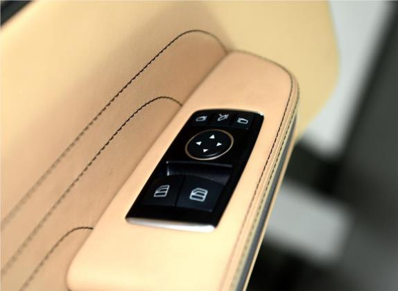 奔驰SLS级AMG 2013款 SLS AMG 45周年中国限量版 车厢座椅   门窗控制