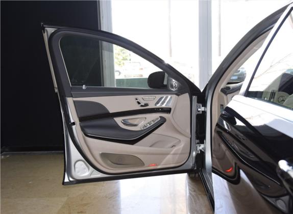 迈巴赫S级 2019款 S 680 双调典藏版 车厢座椅   前门板