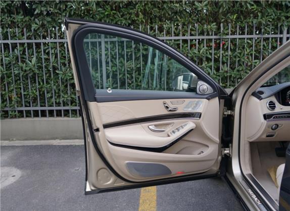 迈巴赫S级 2019款 改款 S 680 双调典藏版 车厢座椅   前门板