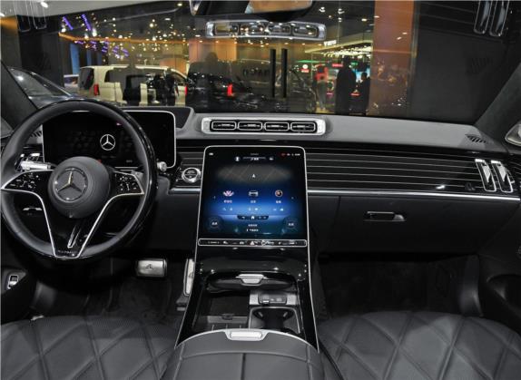 迈巴赫S级 2022款 S 680 4MATIC 100周年纪念版 中控类   中控台