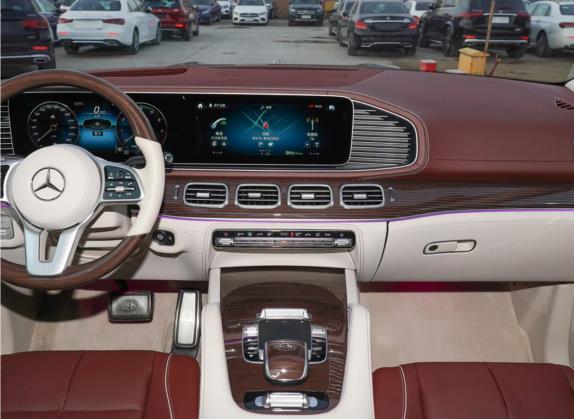 迈巴赫GLS 2021款 GLS 600 4MATIC 礼乐版 中控类   中控台