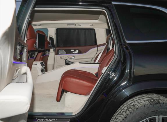 迈巴赫GLS 2021款 GLS 600 4MATIC 礼乐版 车厢座椅   后排空间