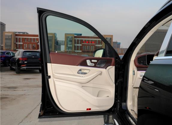 迈巴赫GLS 2021款 GLS 600 4MATIC 礼乐版 车厢座椅   前门板