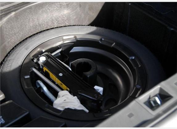 奔驰CLK级 2006款 CLK 200K 双门轿跑车 其他细节类   备胎